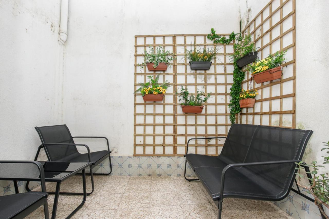 Charming New Apartment In The Heart Of Lisbona Esterno foto