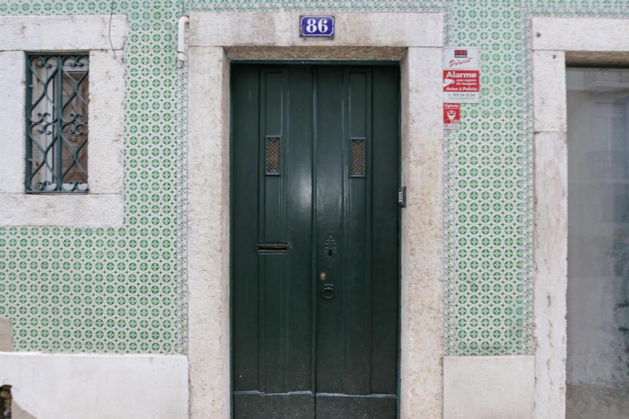 Charming New Apartment In The Heart Of Lisbona Esterno foto