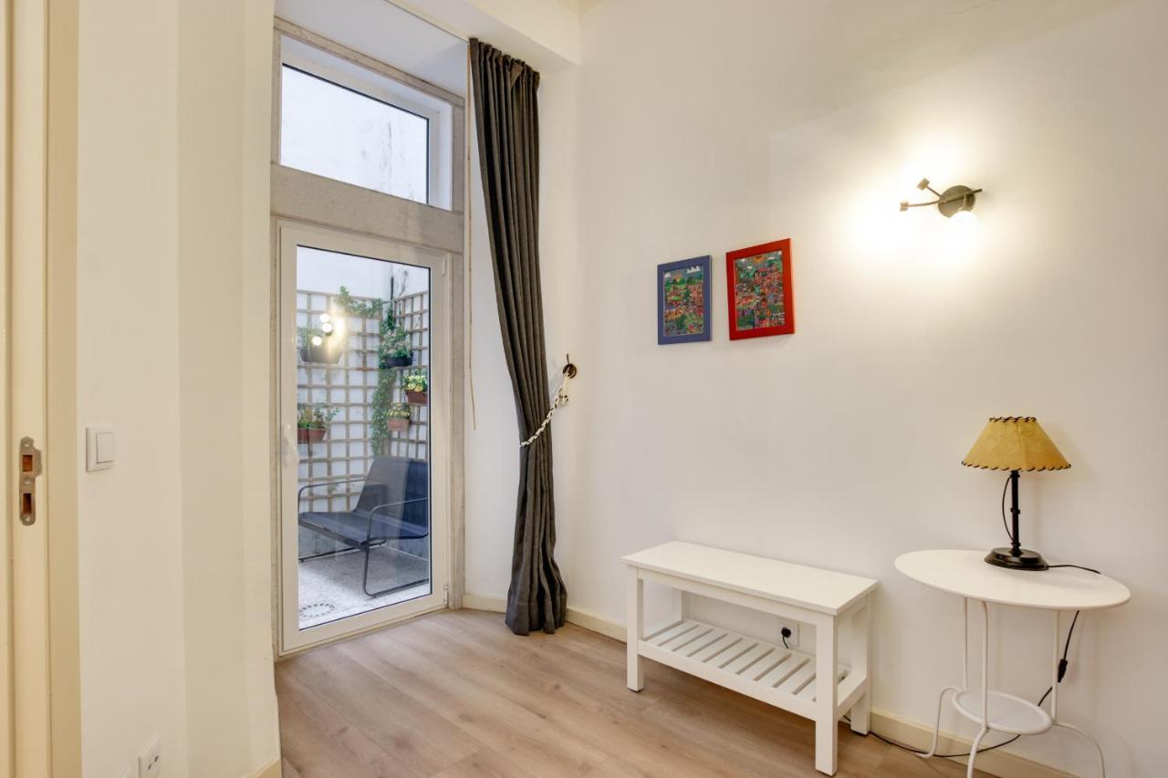 Charming New Apartment In The Heart Of Lisbona Esterno foto