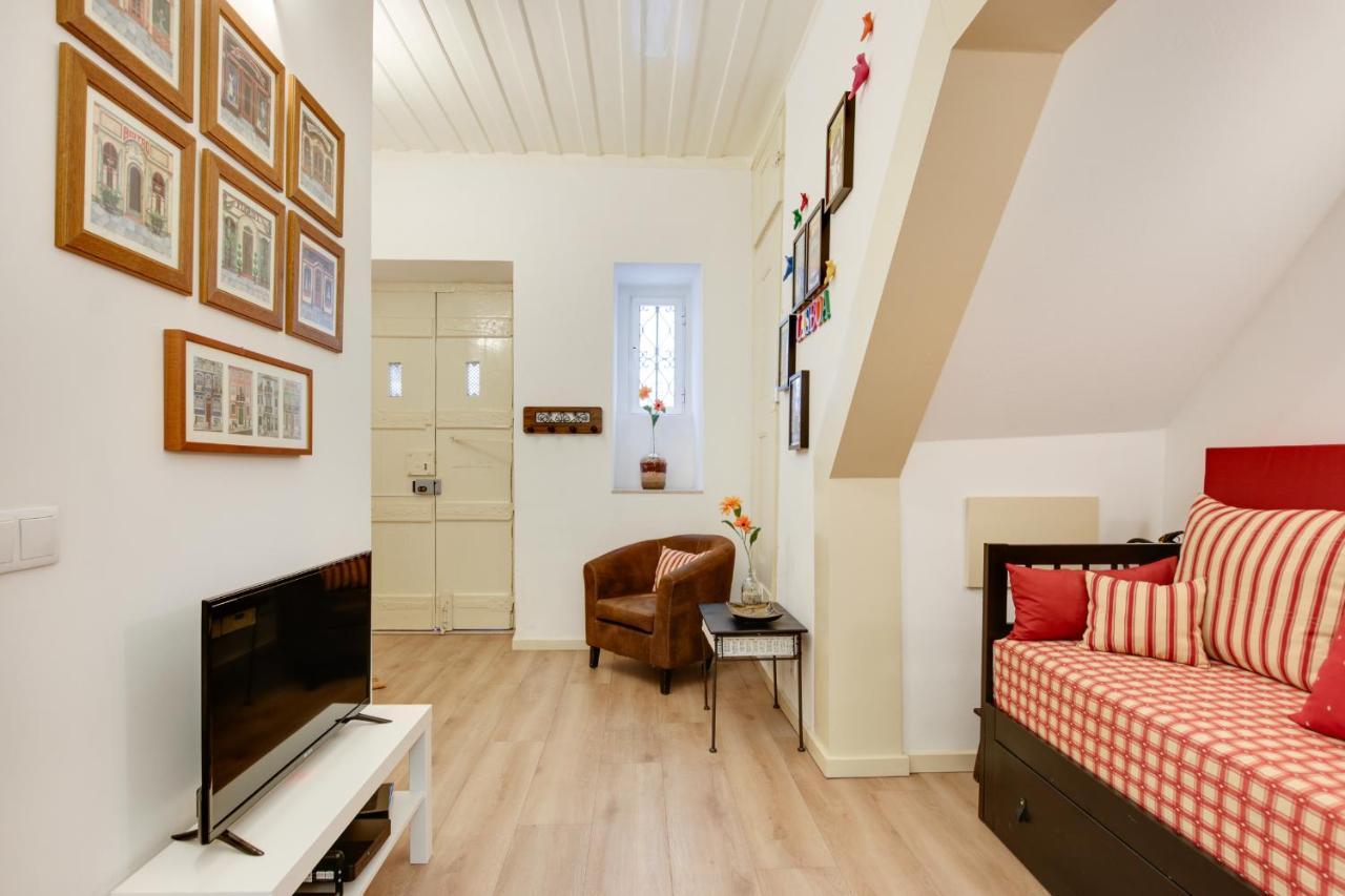 Charming New Apartment In The Heart Of Lisbona Esterno foto