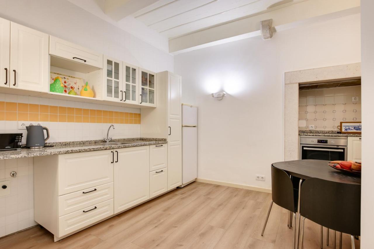 Charming New Apartment In The Heart Of Lisbona Esterno foto